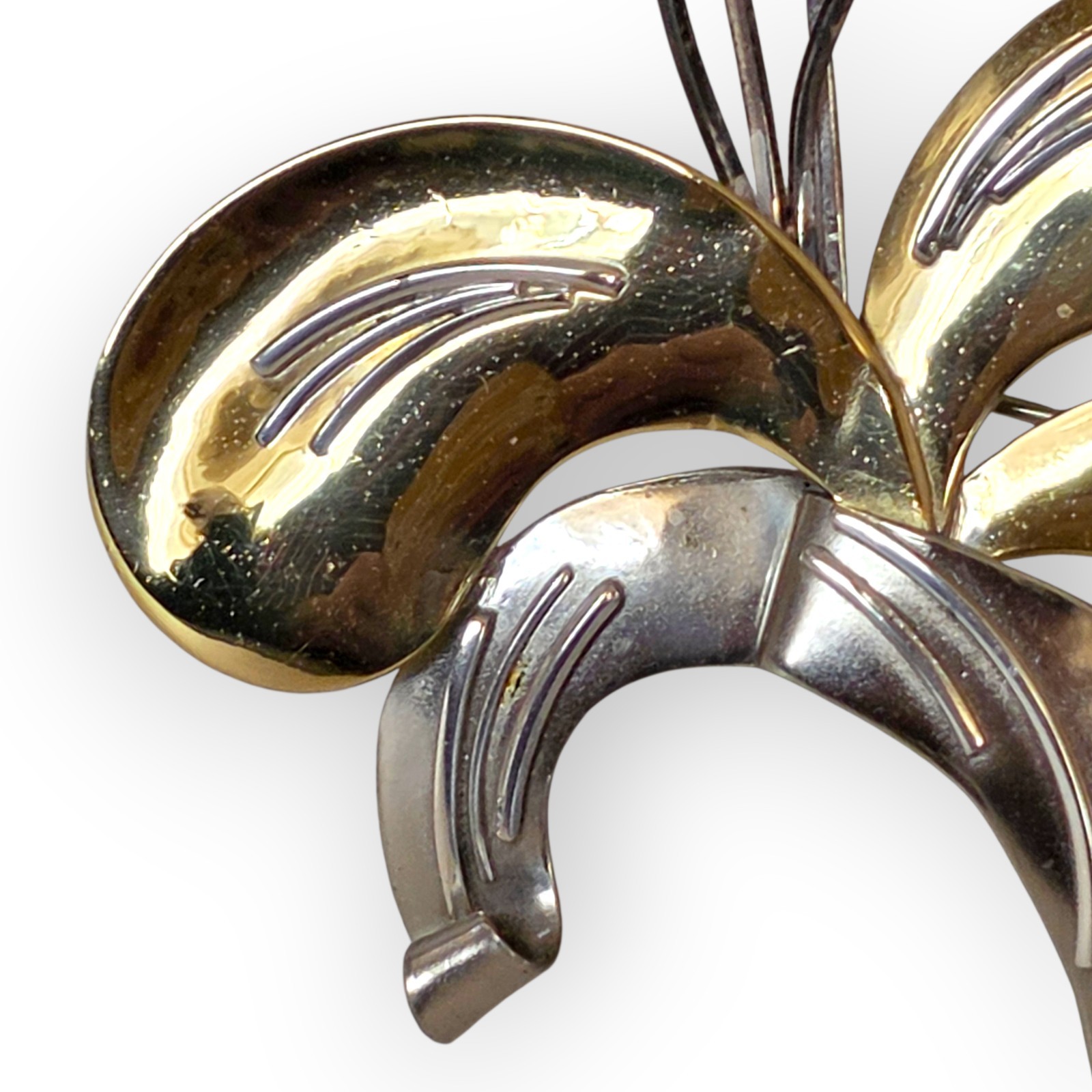 VINTAGE RUTH ROSENFELD MIXED METALS MODERNIST BROOCH