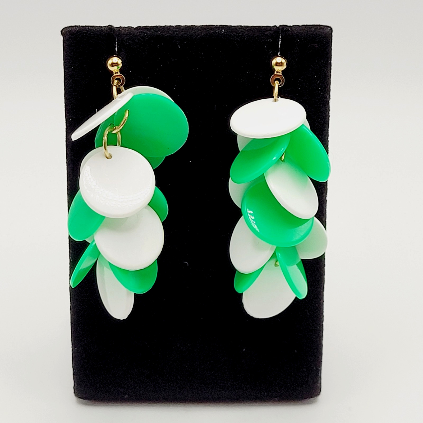 Green and White Multiple Plastic Disc Wiggly Dangle Vintage 80s Pierced Earrings