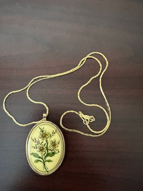 Vintage Napier Signed Triangle Cobra Link Chain Oval Floral Pendant 23″ Necklace
