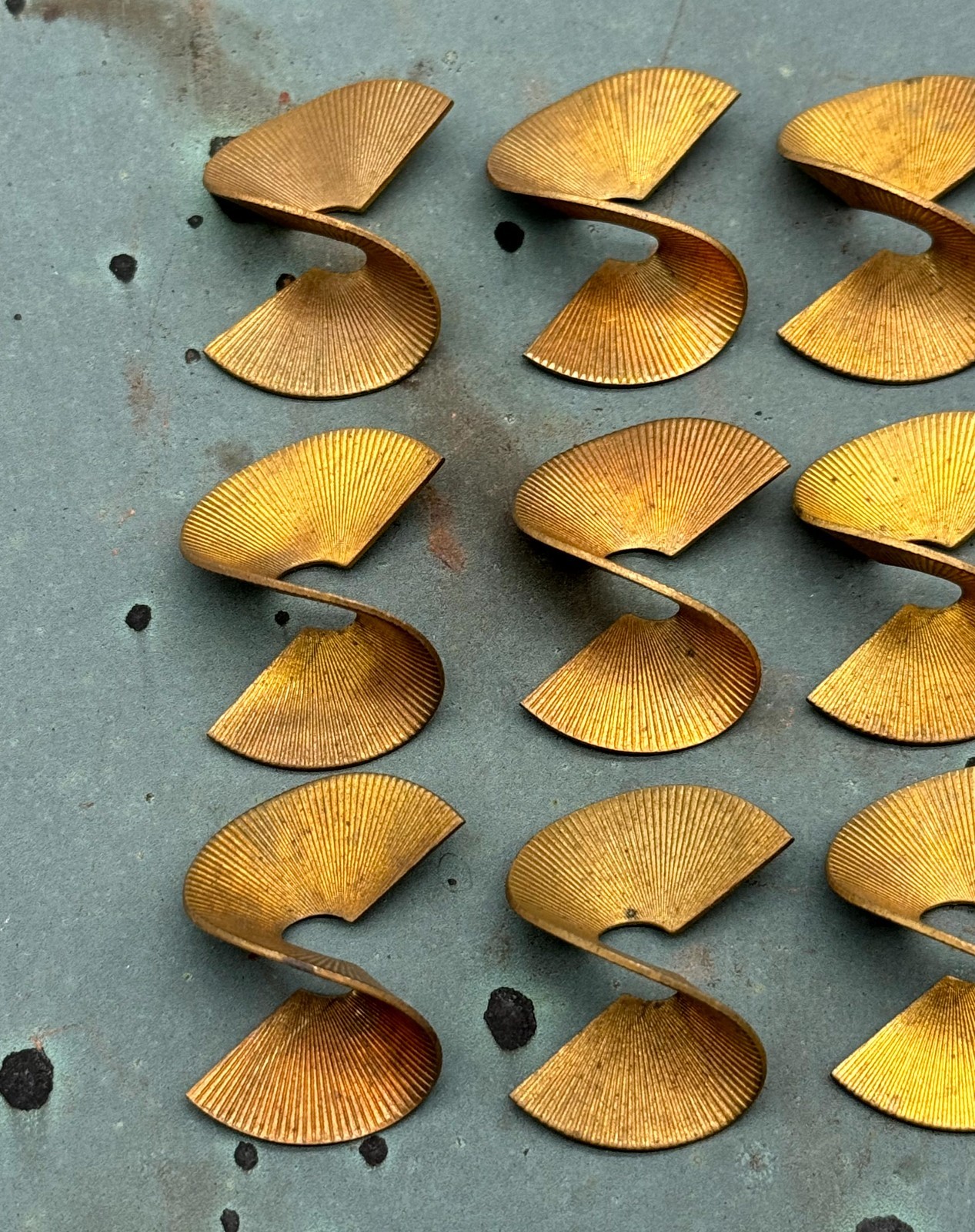 Vintage Copper Finish Brass Lined Curl Stampings – Set of 15 – Right Angle Brass
