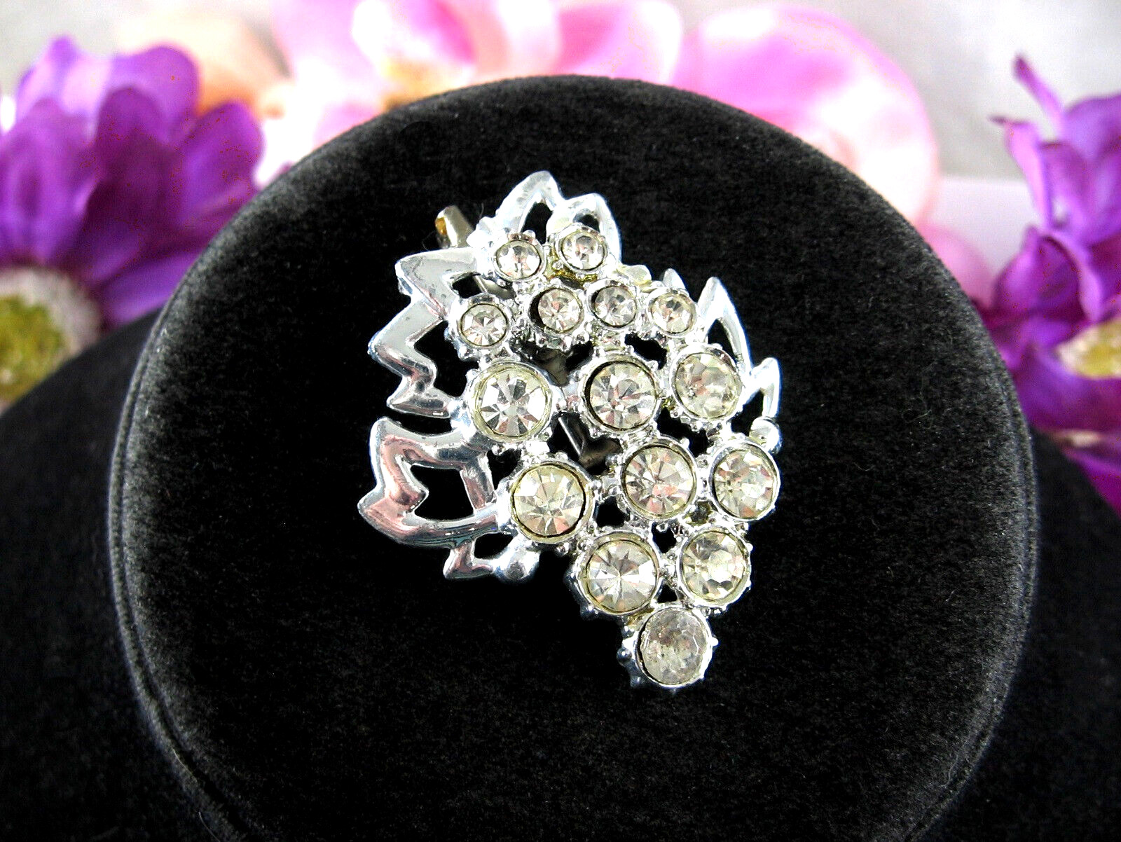 RHINESTONE GRAPES Pin Vintage Brooch Silvertone Flower Lilacs Wisteria 1 3/4″