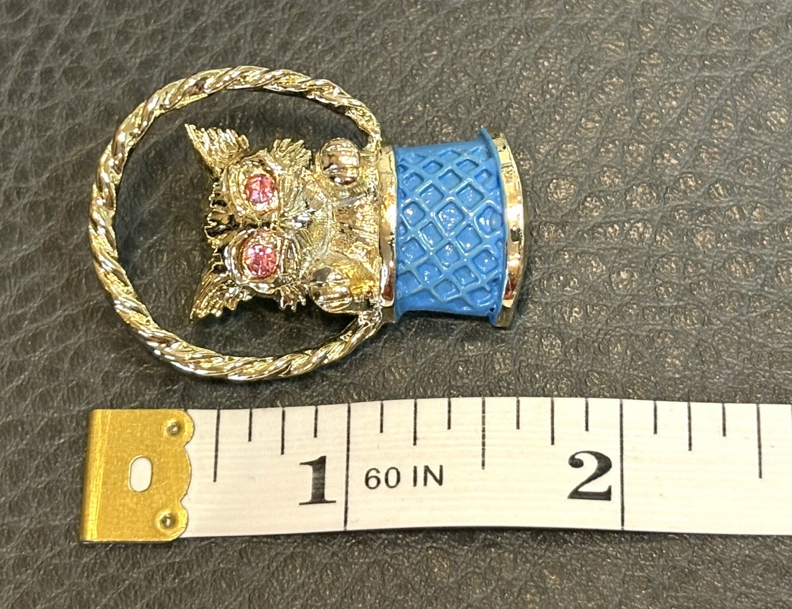 Gerry’s Vintage Kitten Cat Blue Enamel Basket Pin Pink Rhinestone Eyes Gold Tone