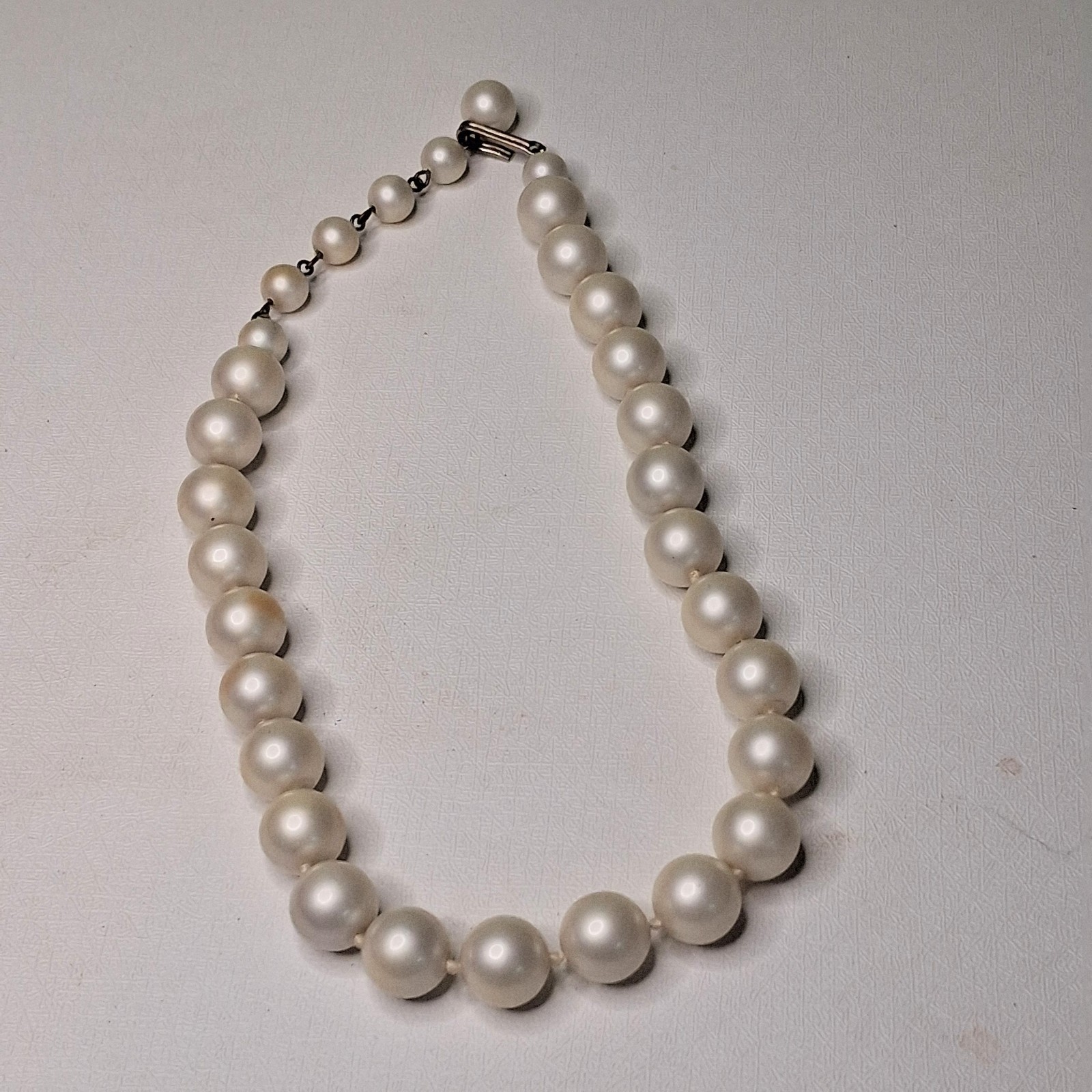 Cream Faux Pearl Strand Necklace Jewelry Classic Retro Graduated Look Vintage