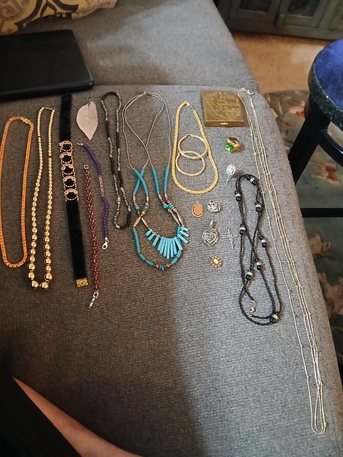 Large 21 piece Vintage jewelry Lot, necklaces, rings, bracelets, Compact, pins.