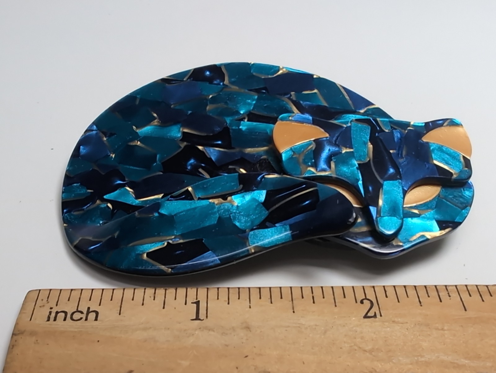 LEA STEIN Paris GOMINA Sleeping Cat Brooch Vintage Blue Gold Mosaic Acetate Pin