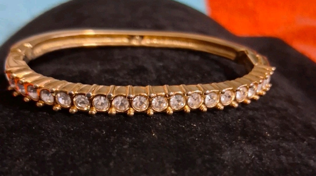 Swarovski Gold Tone Vintage Crystal Hinged Bangle Bracelet Side Closure