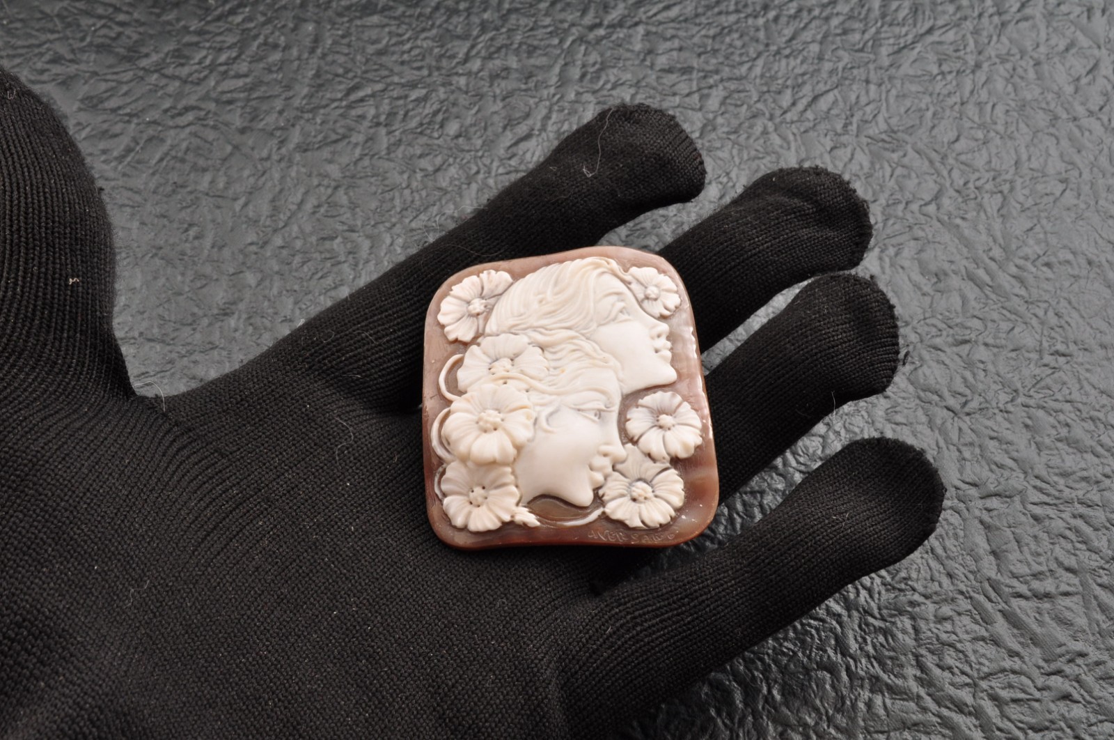 Vintage oval square shell cameo “Girls in Profile” (83.0ct) sign by artist box.