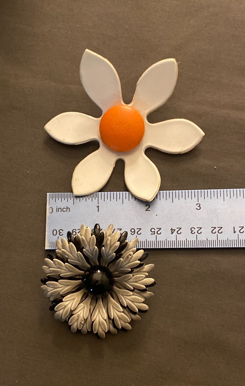 4 Vintage MCM Floral Brooch Pins Various Material Mod 60s 70s Hippy~Groovy