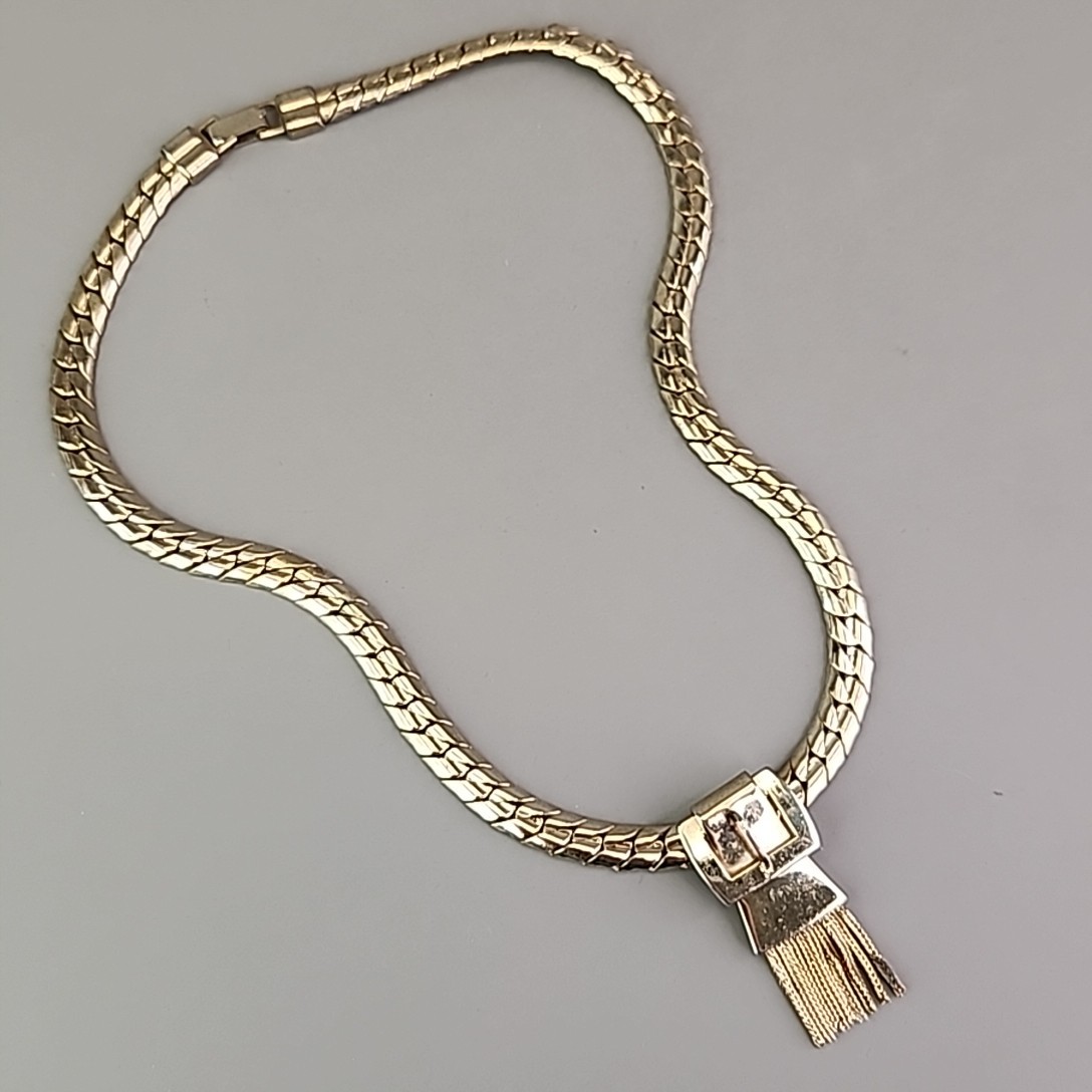 Vintage Chain Tassel Necklace Herringbone Gold Tone Floating Buckle Pendant 15.5
