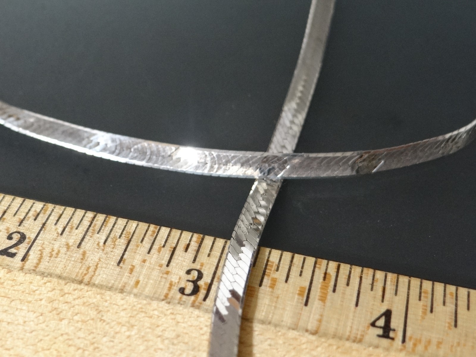 Vintage Italy stamped (A) 925 Sterling Silver 4mm herringbone 18″ Necklace 9g