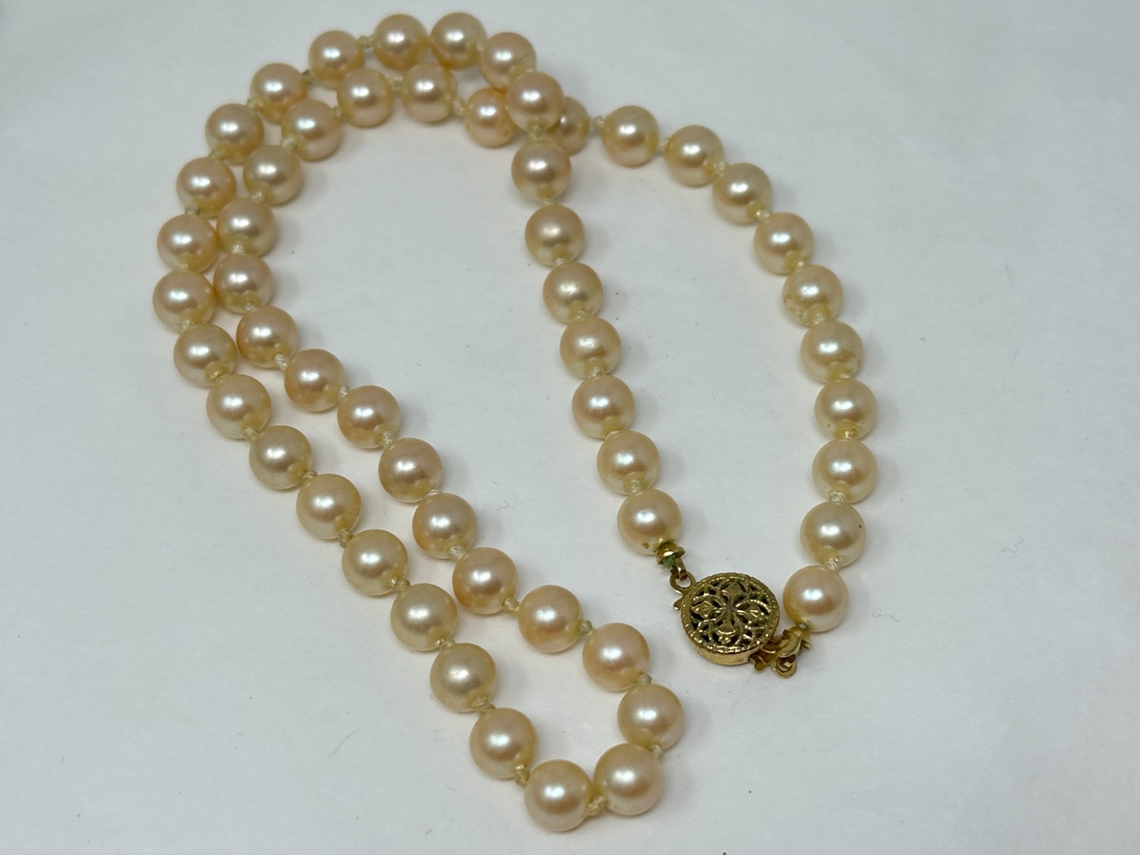 Vintage 6mm Blonde Faux Pearl Beaded 16″ Necklace Gold Tone Clasp