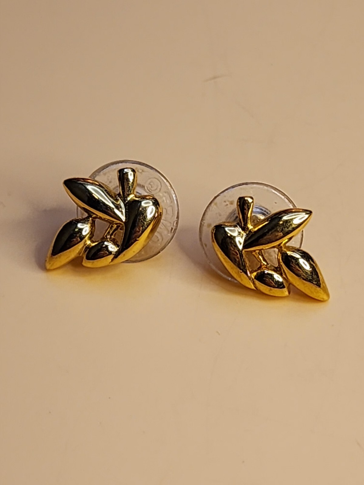 44 Yr Old Designer MONET Signed Leaf Earrings Gold Tone Classy Vtg FREE $HIPPING