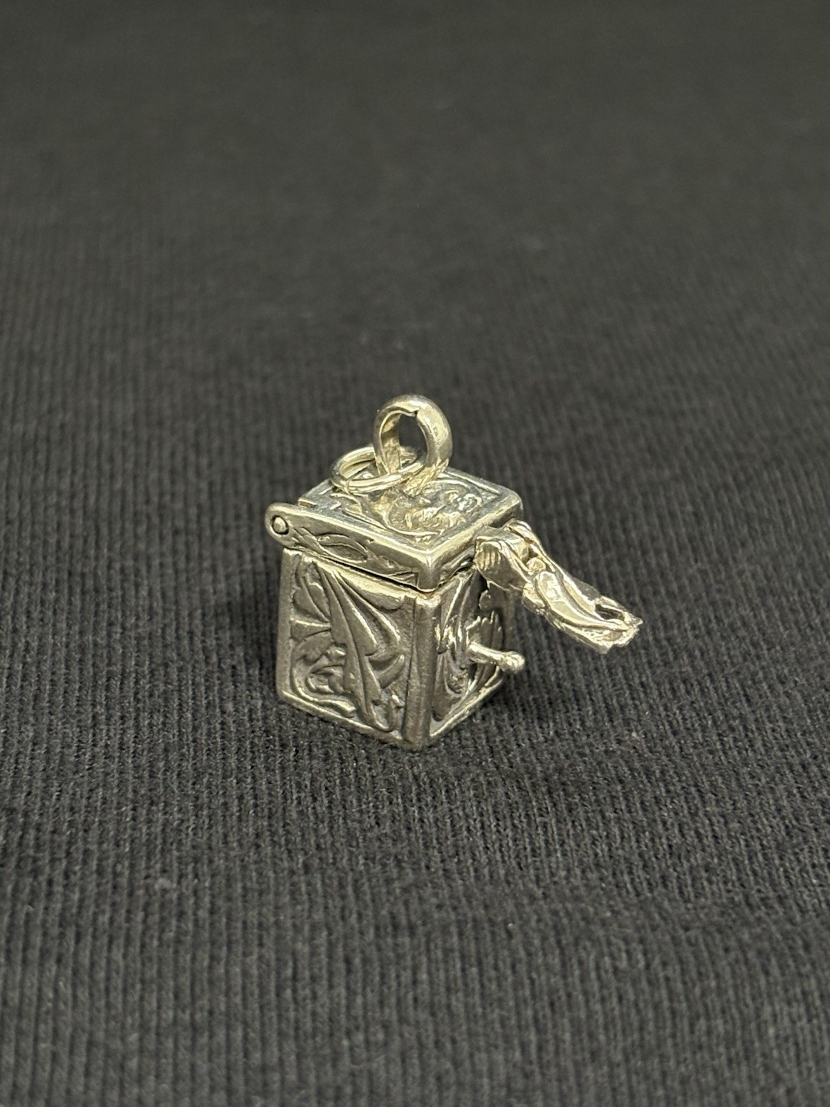 Vintage STER Sterling Silver Opening Box Charm Art Nouveau Floral Pendant 3D