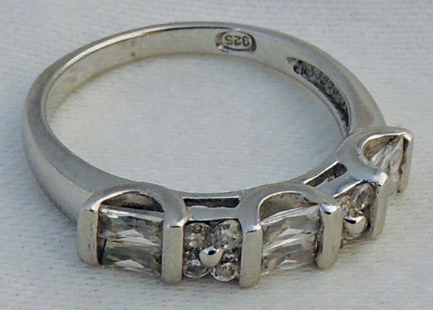 Anniversary STERLING SILVER 0.925 WHITE STONE ESTATE WEDDING BAND RING SIZE 7.25