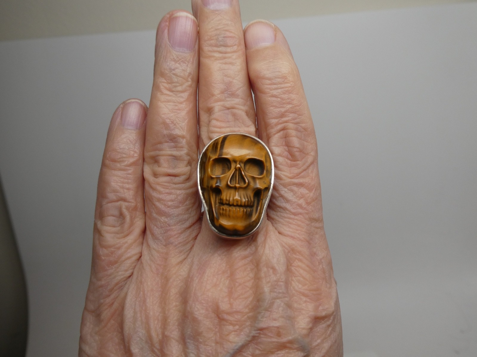 Vintage Tiger’s Eye Gemstone Carved SKULL Sterling Silver 925 RING Size 8.5