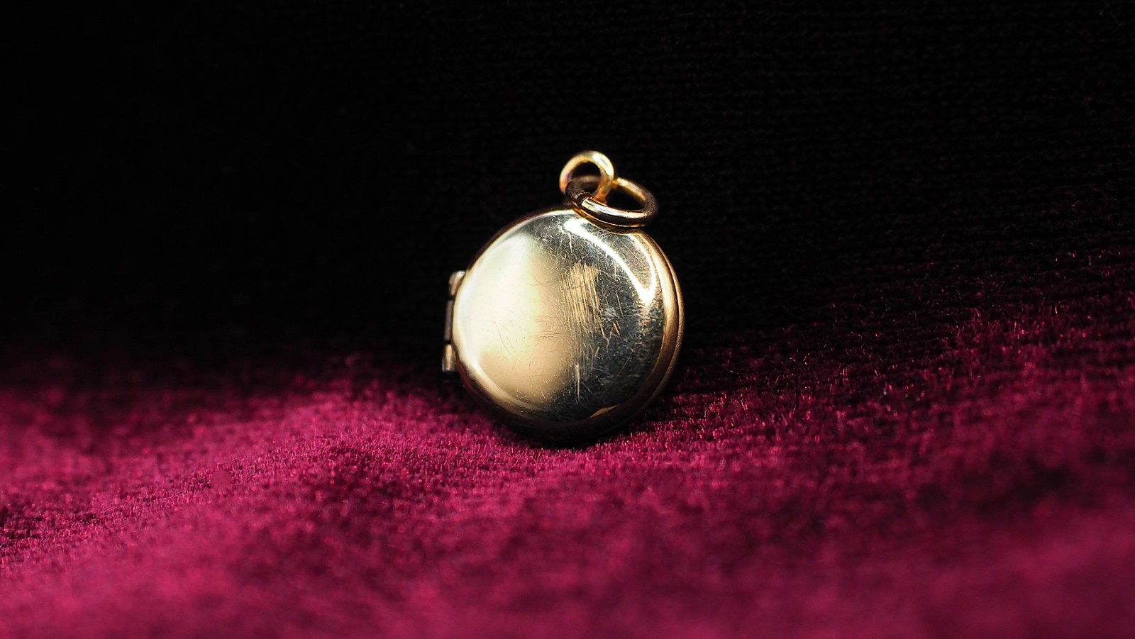 Vintage – 1/20 12kt Gold Filled – Round Minatare Locket – Pendant/ Charm
