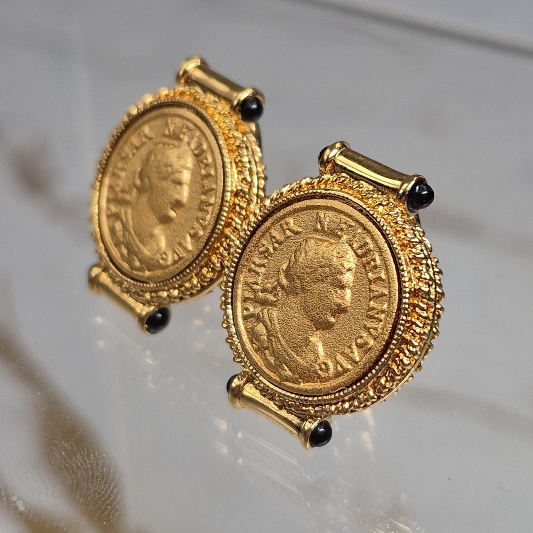 Amazing Unsigned Yellow Gold Plated Faux Coin Black Glass Clip On Earrings