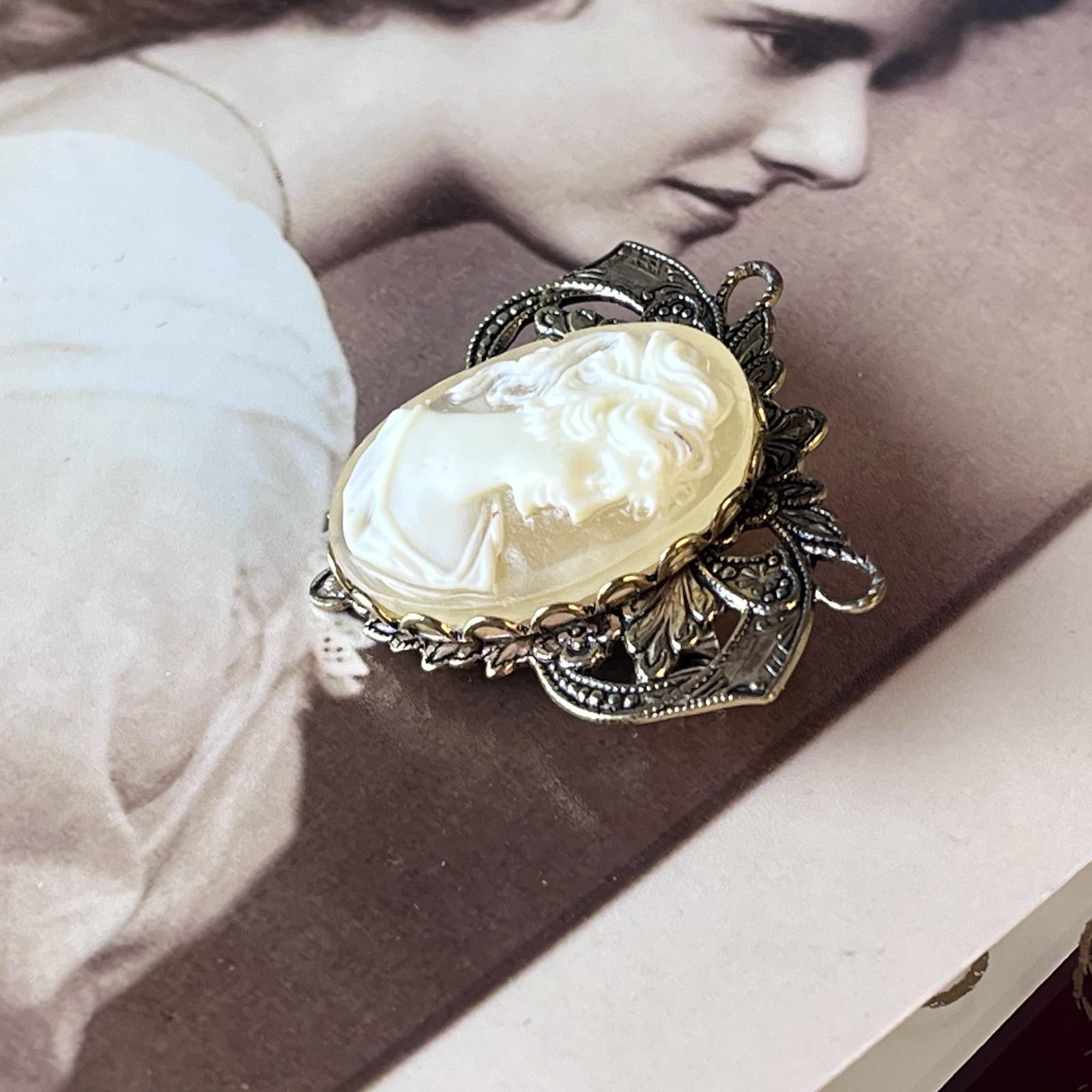 Vintage 1.5” Molded Cameo Brooch – Reproduction – Victorian Style – Y2K Era