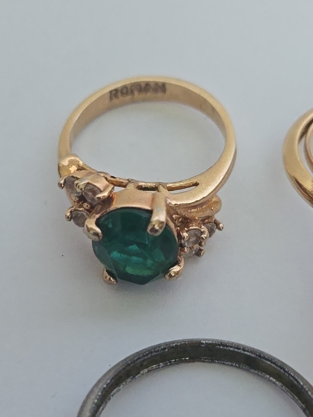 Vtg AVON ROMAN OTHER RING LOT SILVERTONE GOLDTONE RING LOT OF 7