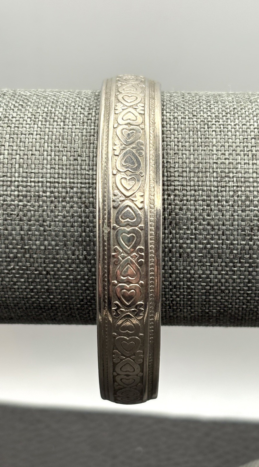 Vintage Heart Pattern Boho Love Silver Tone 11.5MM Bangle Bracelet 8”