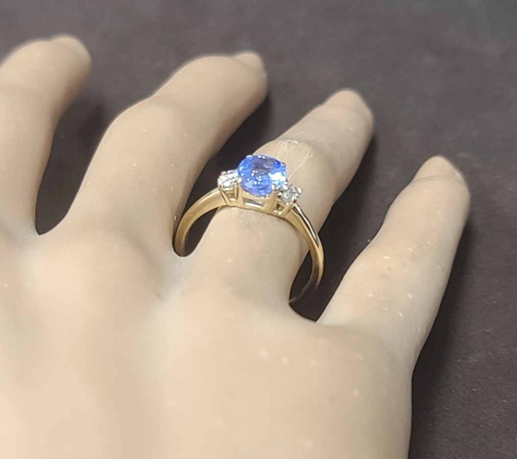 Vintage 14K Yellow Gold Engagement ring 1.55ct.Natural Blue Sapphire Oval Cut
