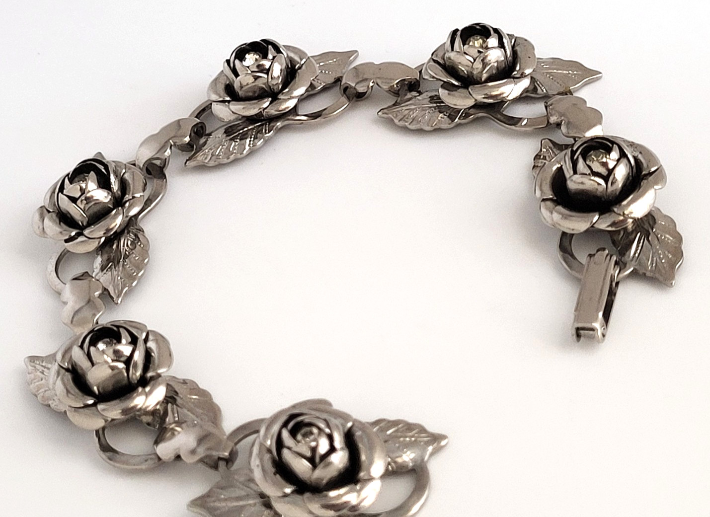 Vintage 3D Rose Linked Chain Bracelet Rhinestone center Stainless Steel 7.25″