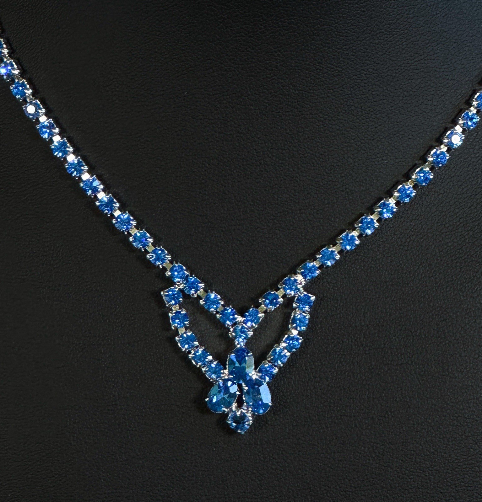 Vintage KARU Blue Rhinestone V Design Silver Tone Choker Necklace Signed 17”