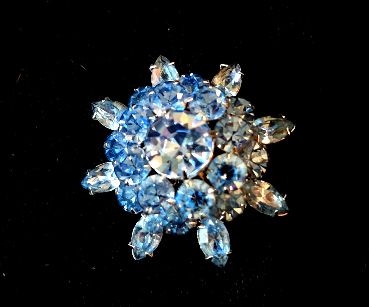 Vtg Coro Blue Crystal Starburst Rhinestone Brooch Silver Tone MCM 1.5″
