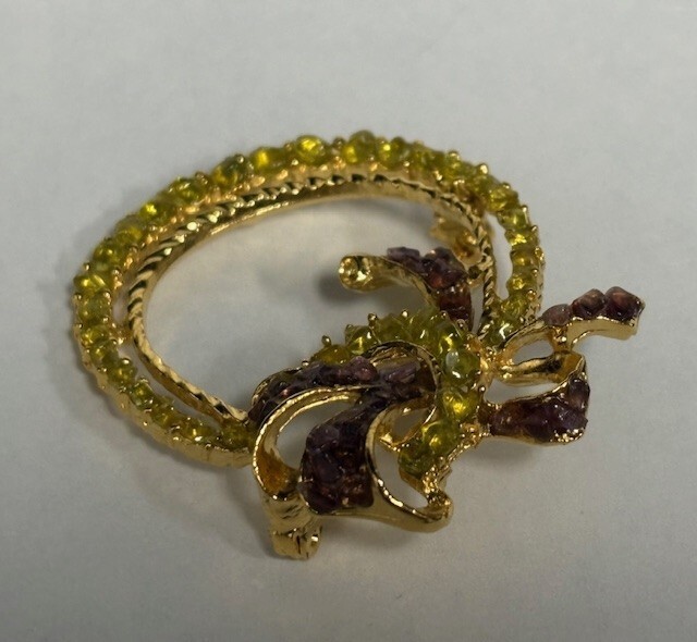 Round Ornament Vintage Brooch Yellow & Purple Stones