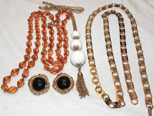 Vintage 4 Pc Sarah Coventry LOT: Beaded, Chain Tassel Necklace, Black Earrings