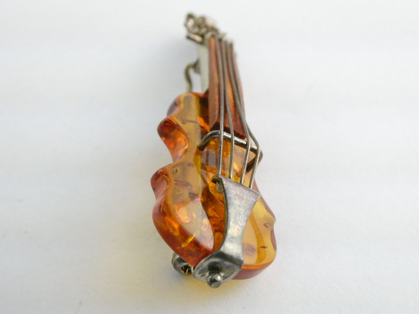 Vintage Polish Sterling Silver Carved Baltic Amber Violin Pin Brooch 6.4g 55mm