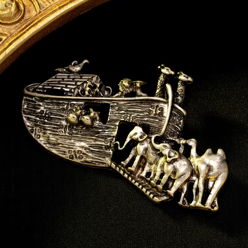 Vintage Animal Ark Brooch – Engraved Zinc Alloy – Court‑Style Design –
