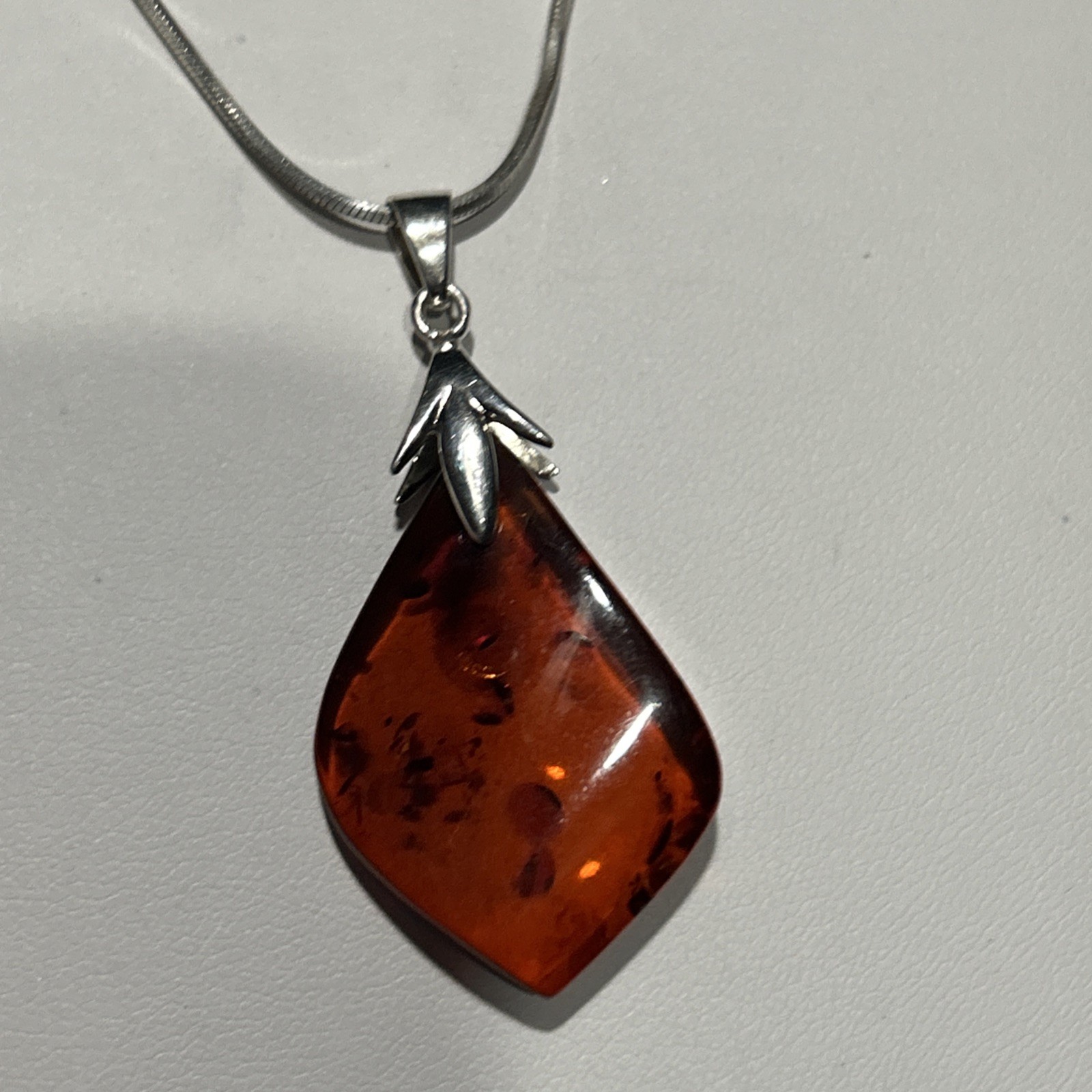 VINTAGE STUNNING GENUINE AMBER AGI STERLING SILVER ITALY NECKLACE BOX CHAIN