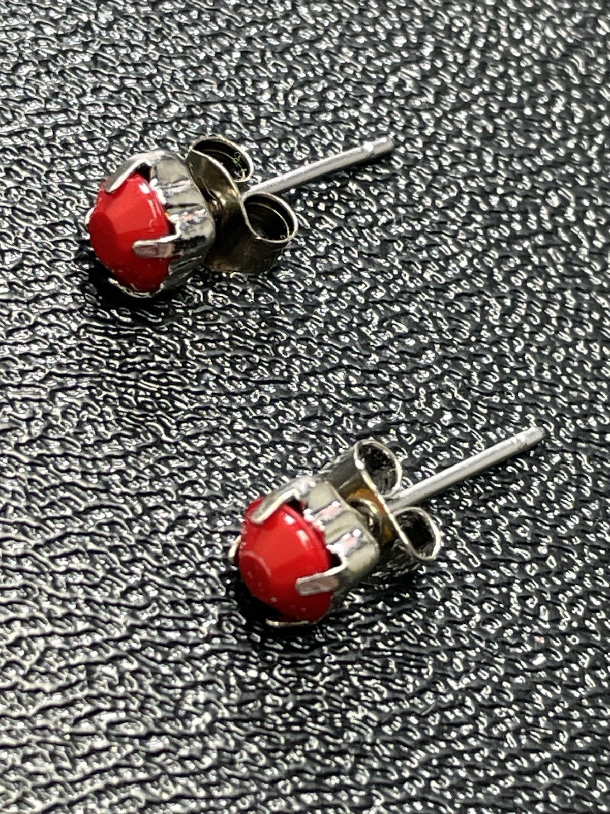 Vintage 4mm Red Faceted Lucite Rhinestone Silver Tone Stud Earrings