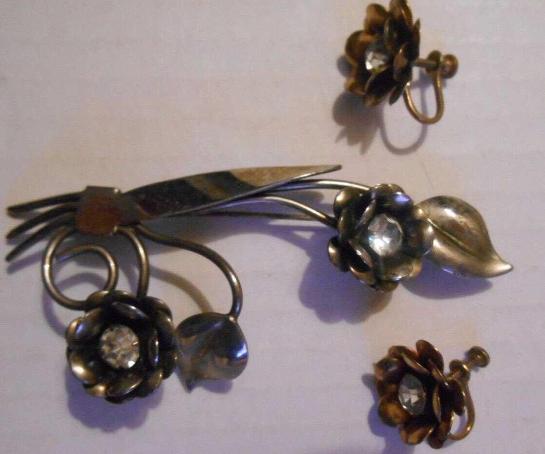 VTG 1960’s MCM Brooch Pin & Screw-on Earrings Flower Rhinestones Silvetone