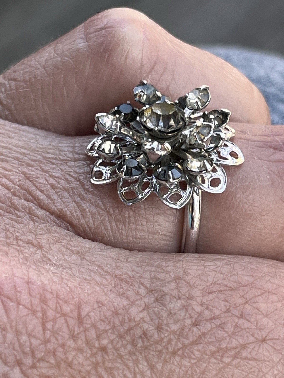 Vintage Sarah Coventry Ring Tiered Flower Clear & Dark Grey Rhinestones Silver