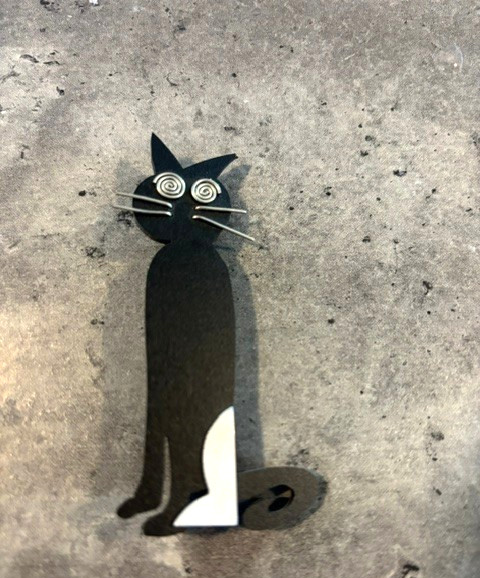 Vtg Black Cat Wood Pin Brooch with Metal whiskers and eyes
