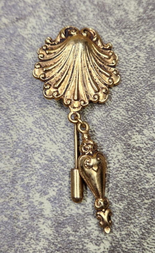 VTG Yves Saint Laurent Gold Tone Scalloped Seashell & Charm Lapel Hat Stick Pin
