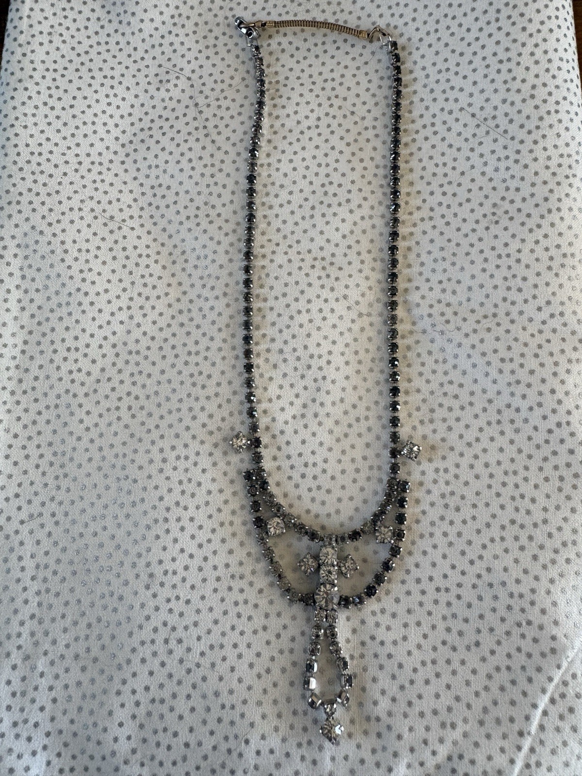 Vintage ArtDeco Necklace Clear / Gray Rhinestone Rhodium Plate Prong Princess