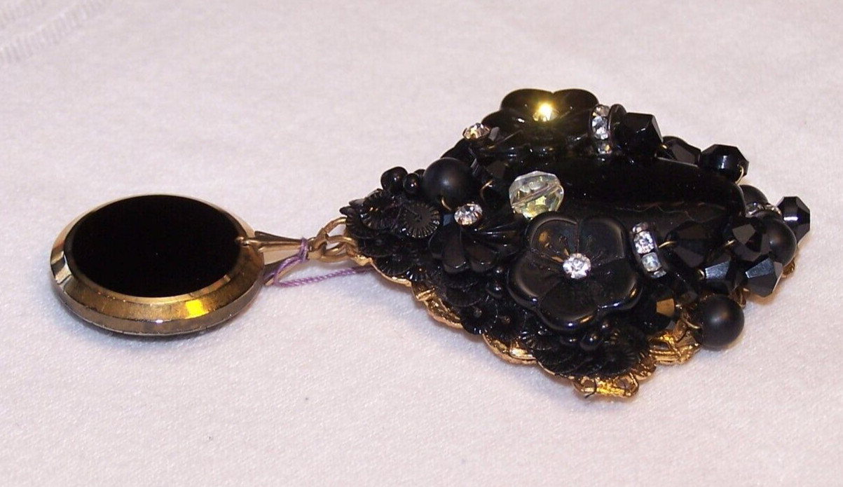 Unsigned Miriam Haskell Pendant/Vtg Black Molded Glass Floral Beads/NOS w Tag