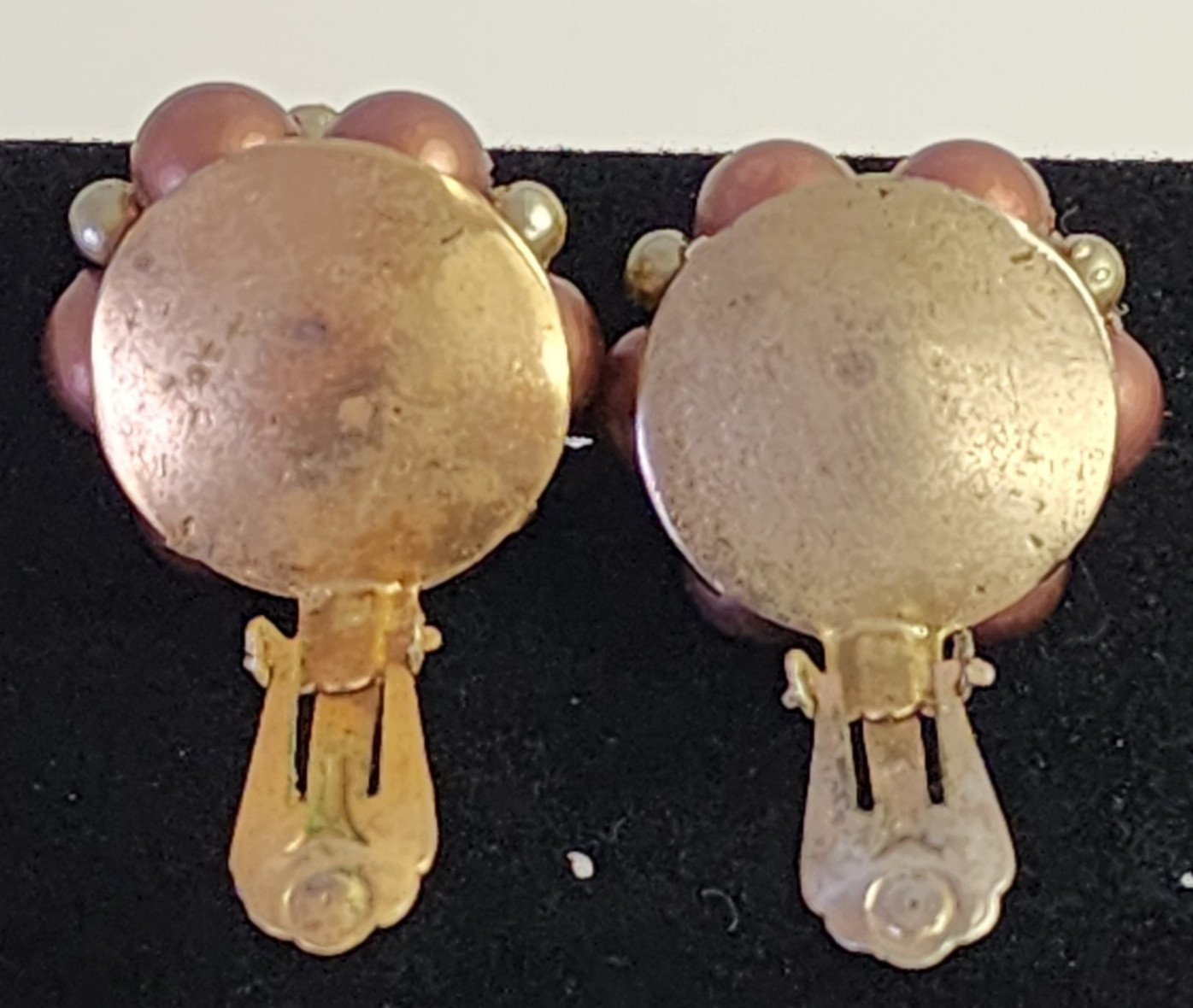 1″ Vintage Bronze Gold Cluster Bead Huggie Clip On Earrings – Jewelry Hong Kong