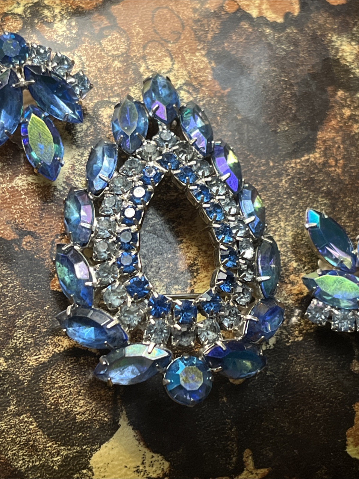 Vintage Sarah Coventry “Blue Lagoon” AB Rhinestone Brooch & Clip Earrings EUC