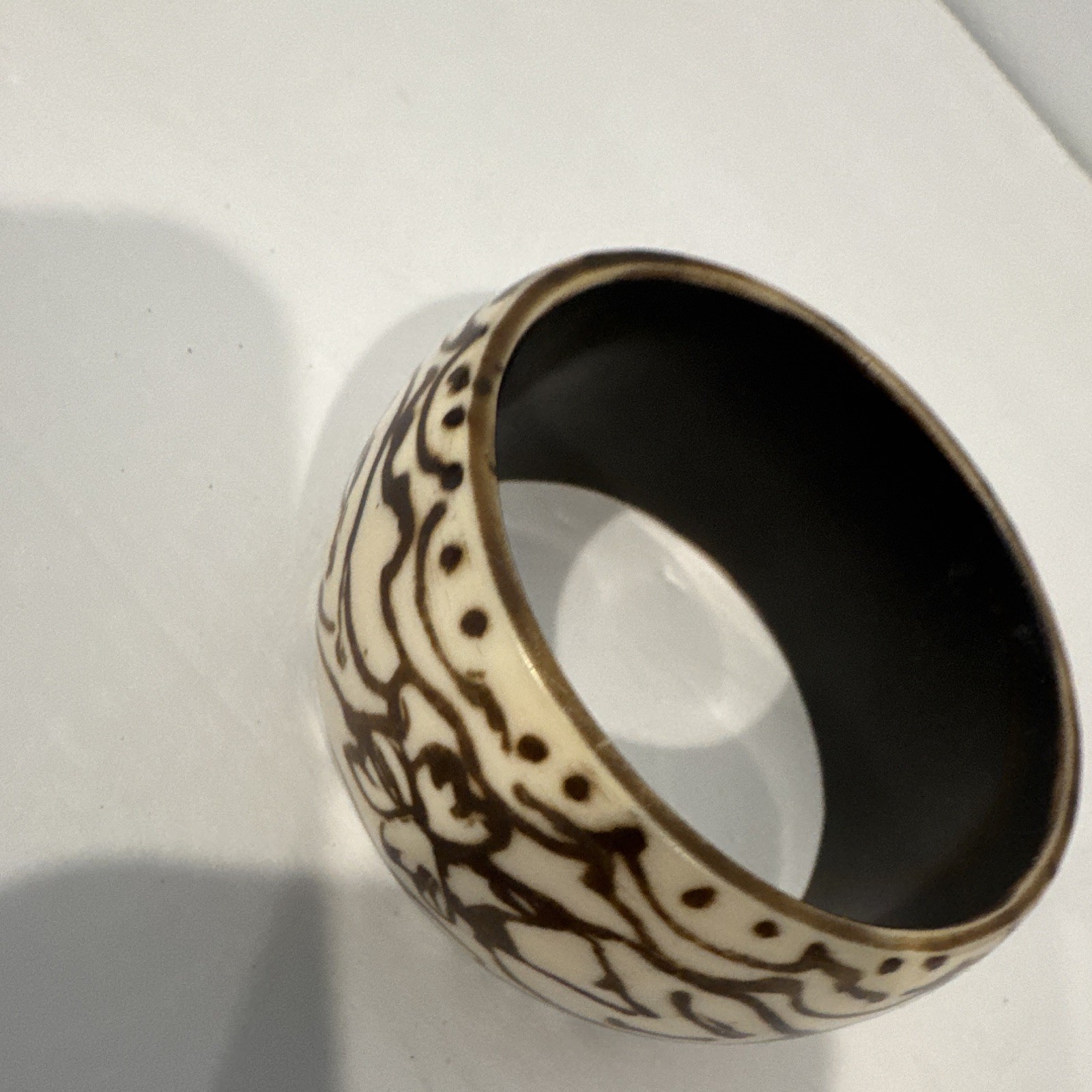 Vintage Wide Ivory & Brown Carved Resin Bangle Bracelet Boho Tribal 1”