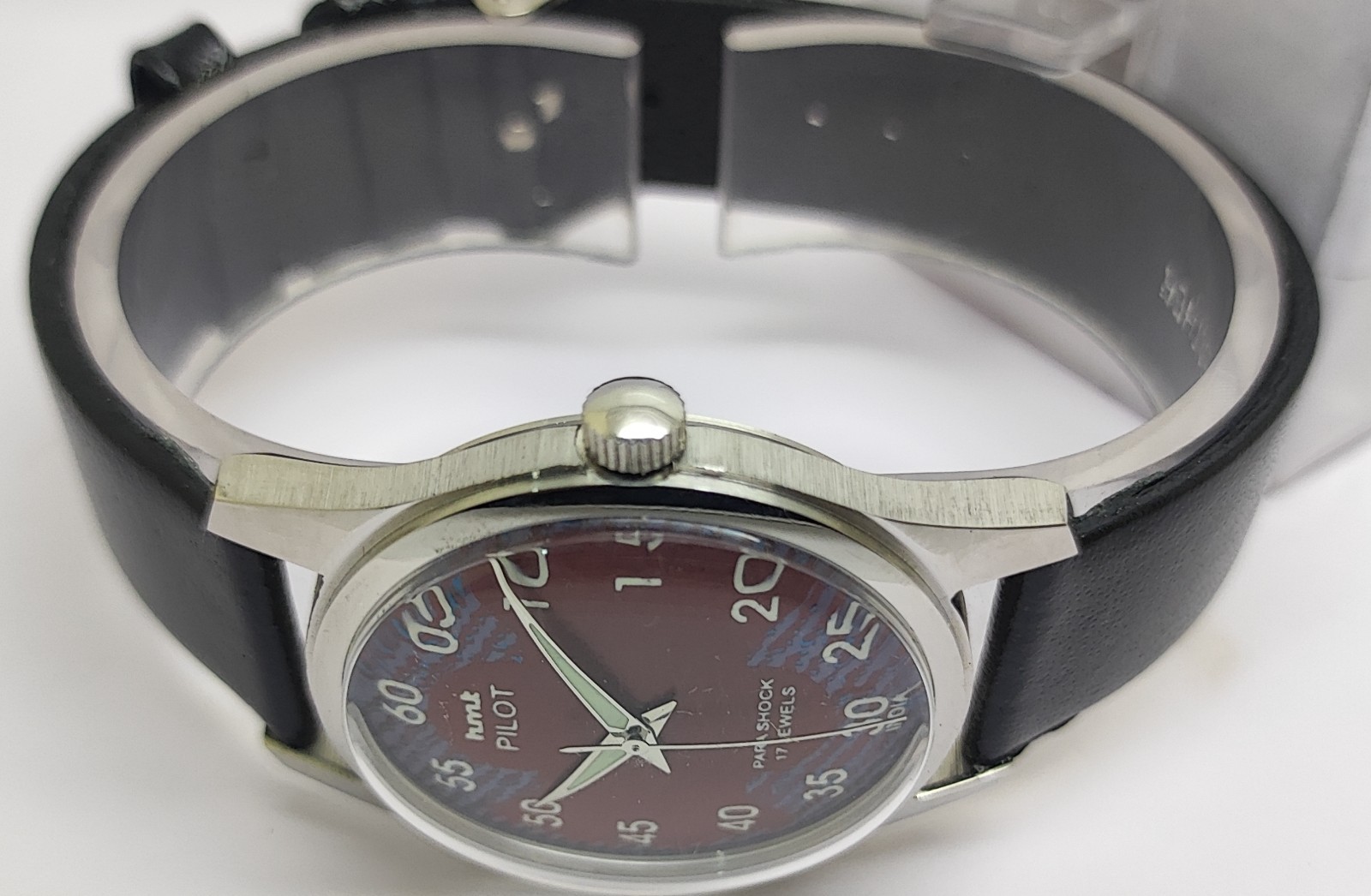Vintage Hmt Pilot Red Dial 17 Jewels Para Shock Mechanical hand winding Watch