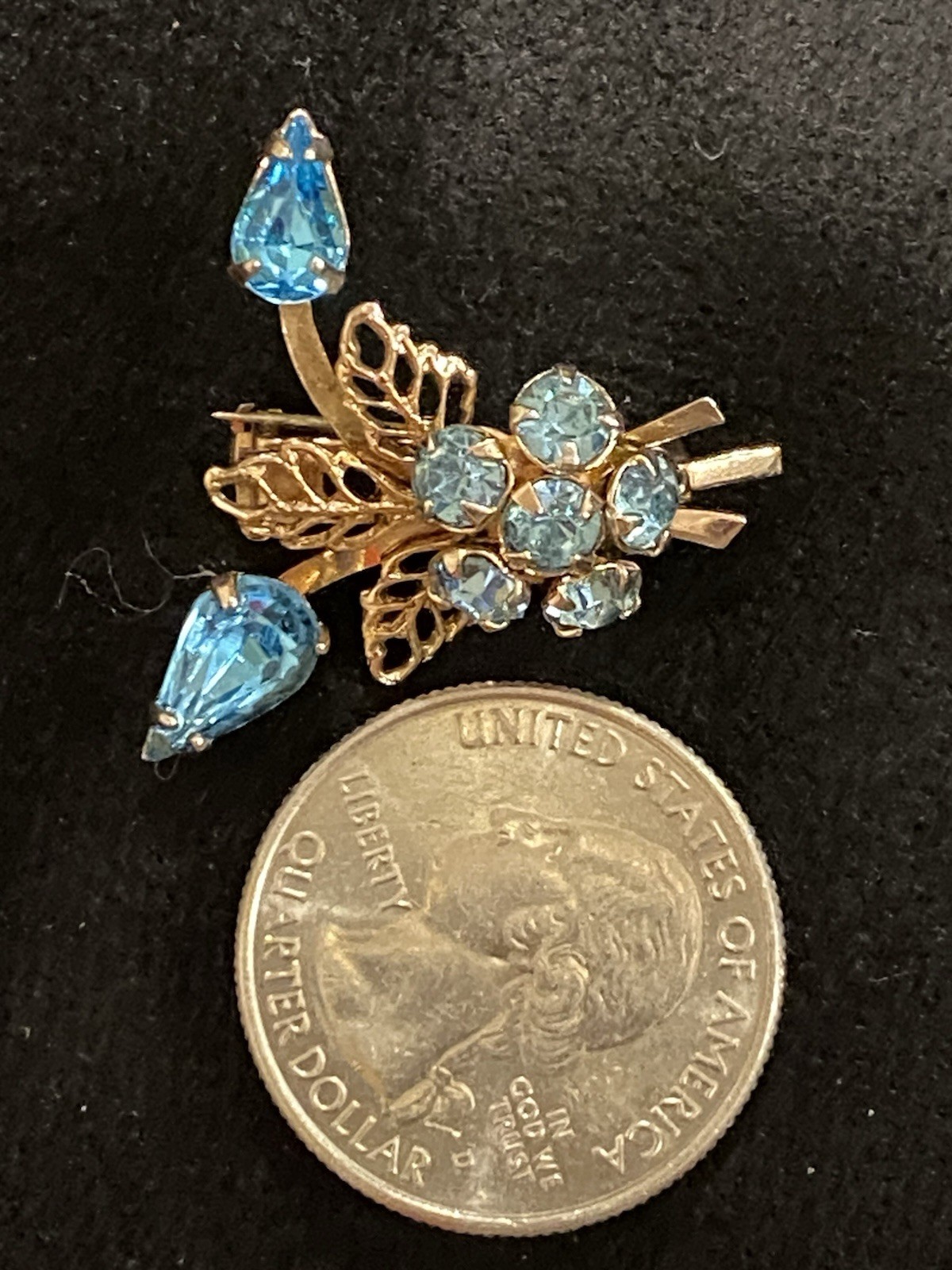 Gold Tone Floral Bouquet 1.25” W/ Prong Set Blue Rhinestones Estate Jewelry ￼
