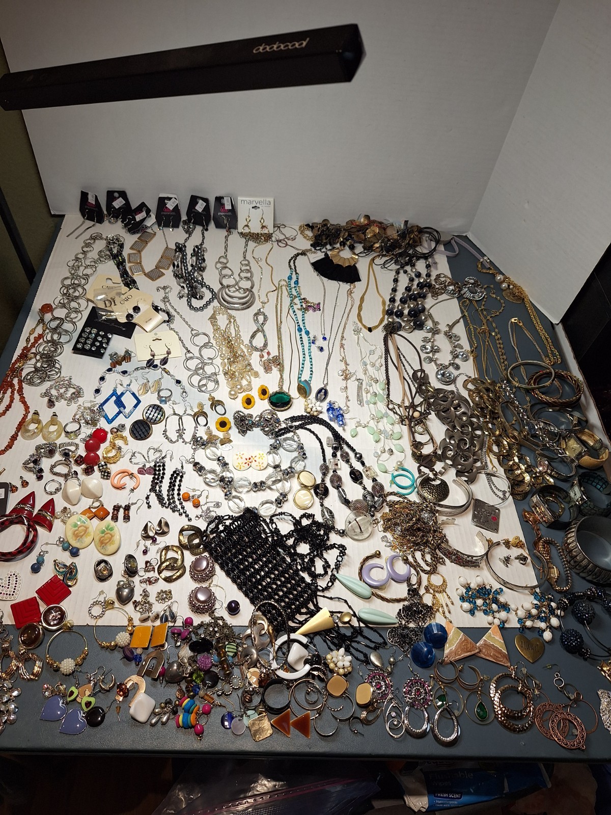 Wearable Costume Jewelry Lot, Over 200 Pieces! Large Lot! Vintage And Modern