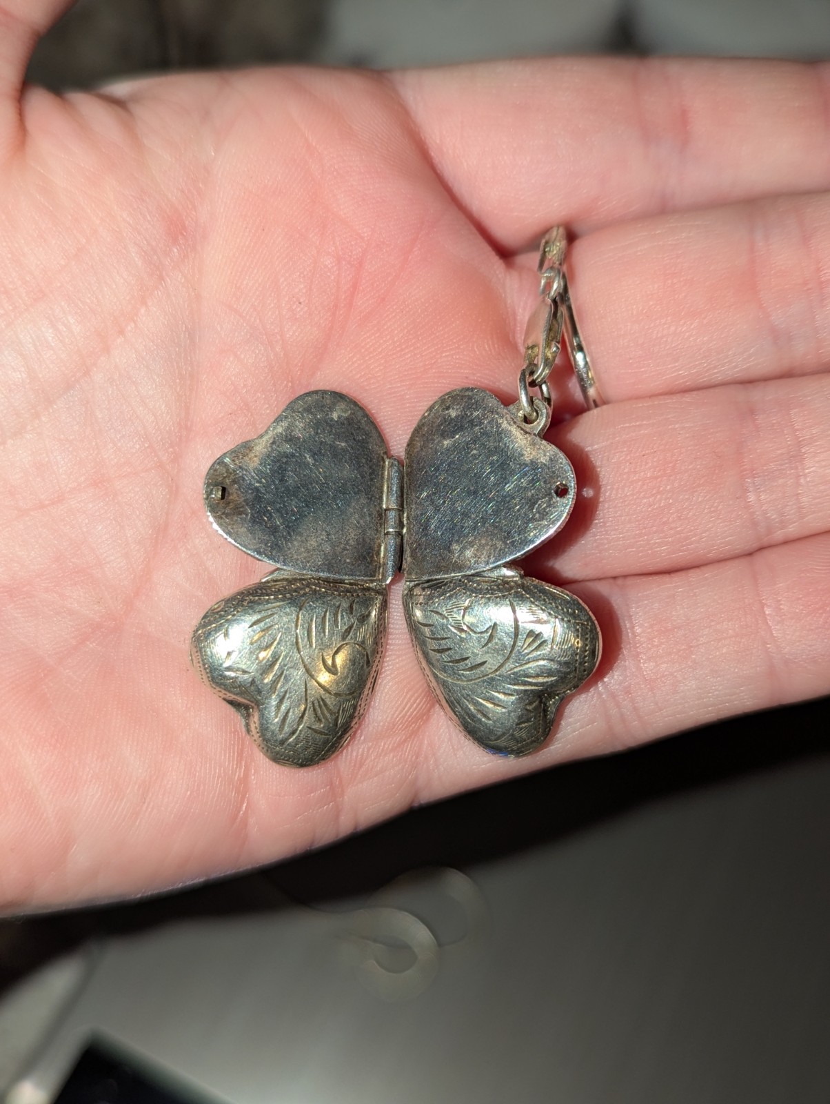 925 Vintage Clover Photo Pendent Locket With Silver Chain. Italy. AT Hand Carved