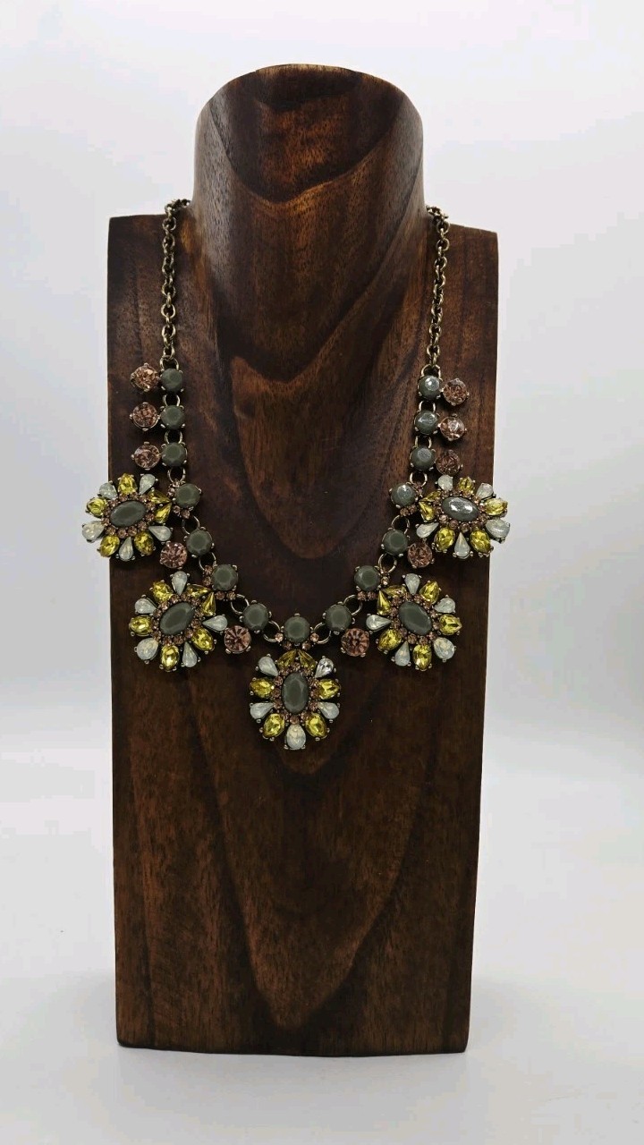 Green Flower Crystal Rhinestone Necklace Gold tone Couture 21 in