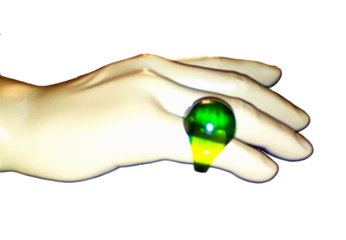 vintage 1960’s Green Lucite Bubble Dome Ring size 8.5