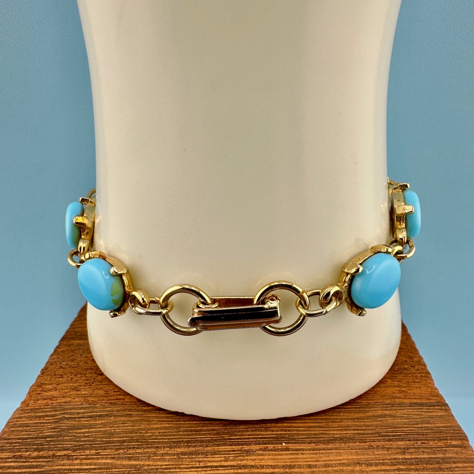 Vintage Bracelet Blue Milk Glass Gold Tone Oval Links MCM 6.5″ Faux Turquoise